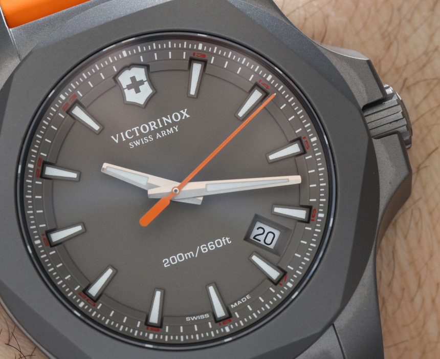 Victorinox Swiss Army INOX Titanium Replica Watch Hands-On Hands-On 