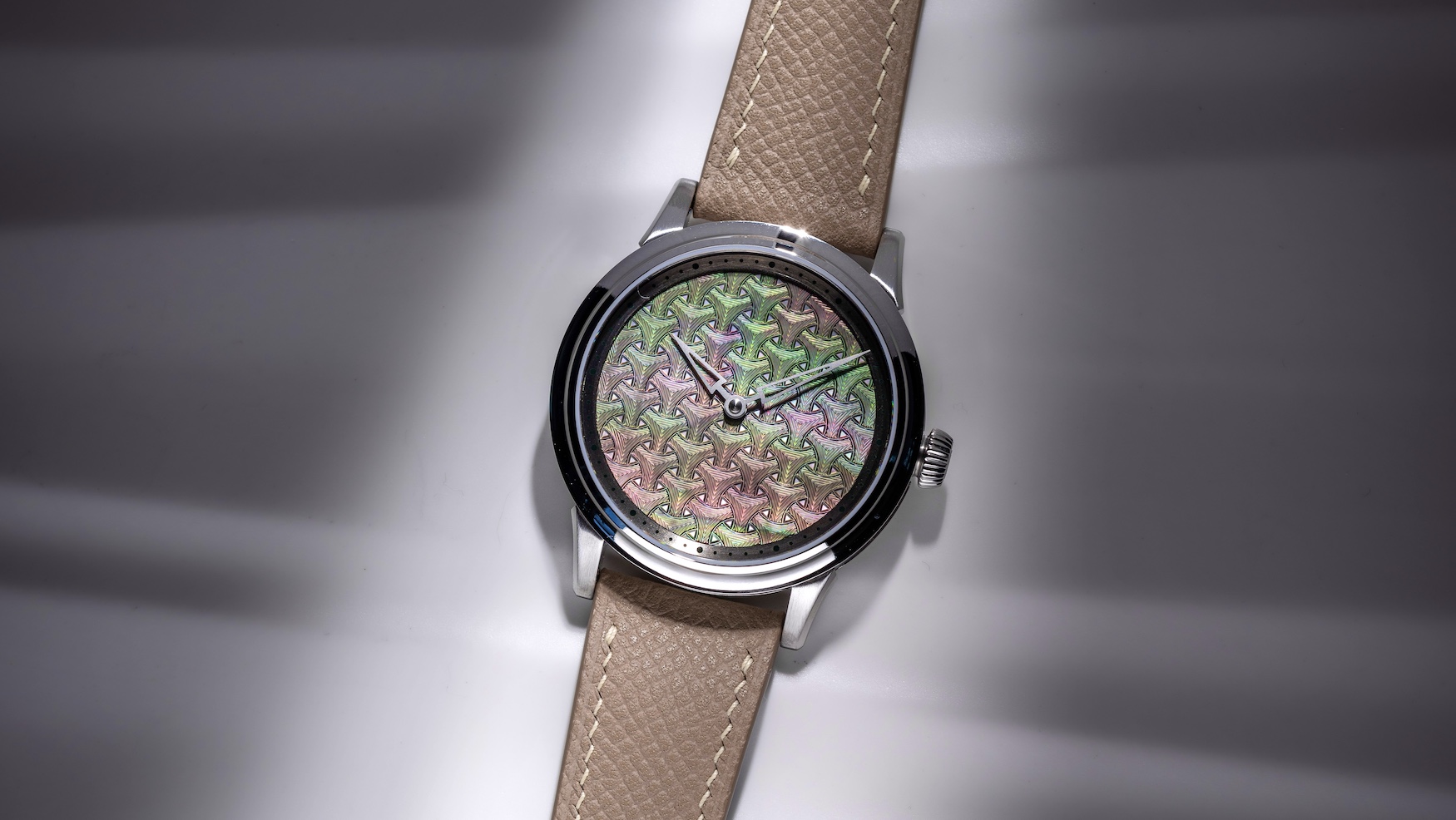 Watch Ho & Co. team up with Selten to offer an engraved Tahitian mother-of-pearl dial for just under US$1,100