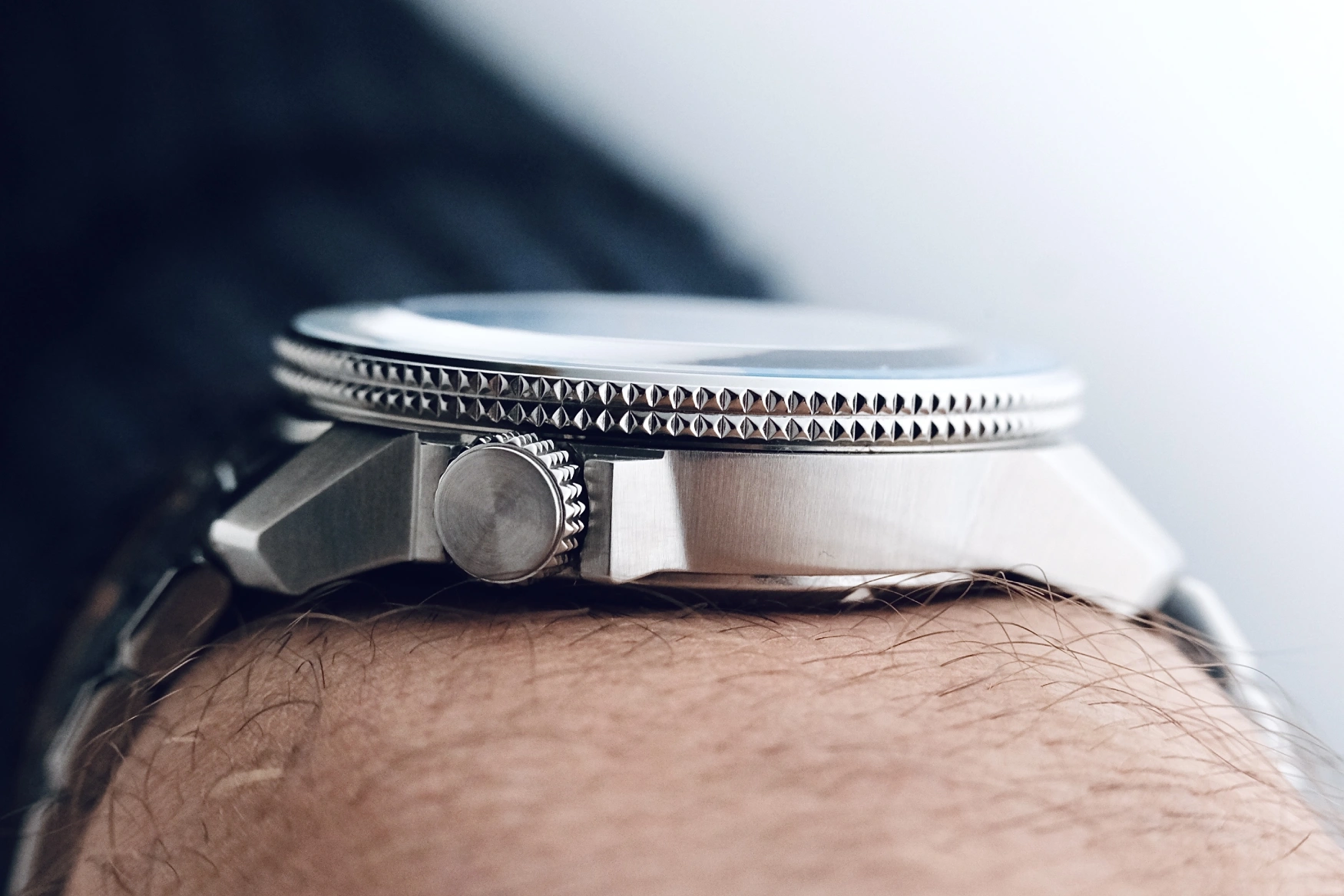 Namica Shirahama 2 wrist profile